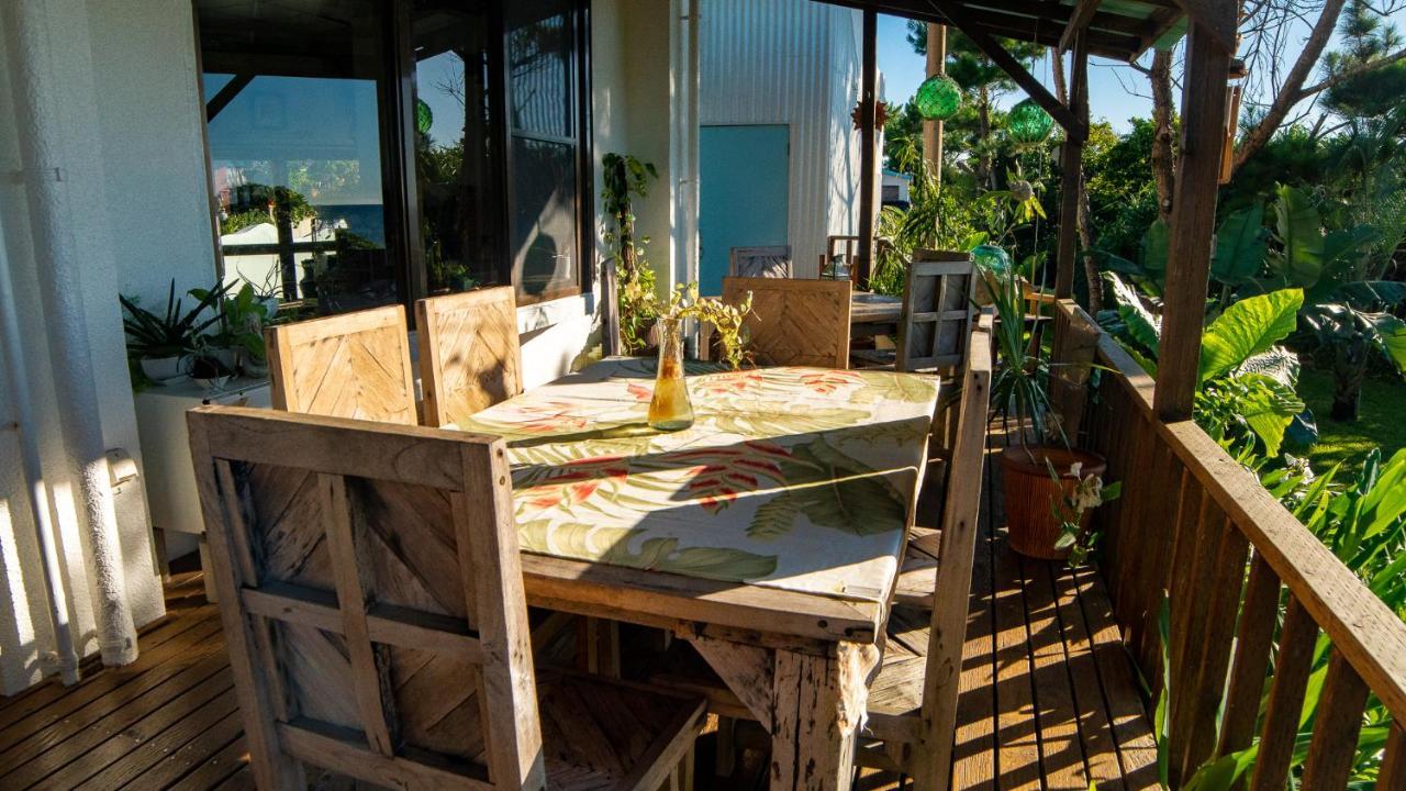 Sunset Beach House Onna Exterior photo